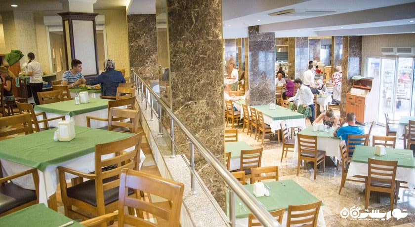 رستوران سرپوشیده هتل کاهیا